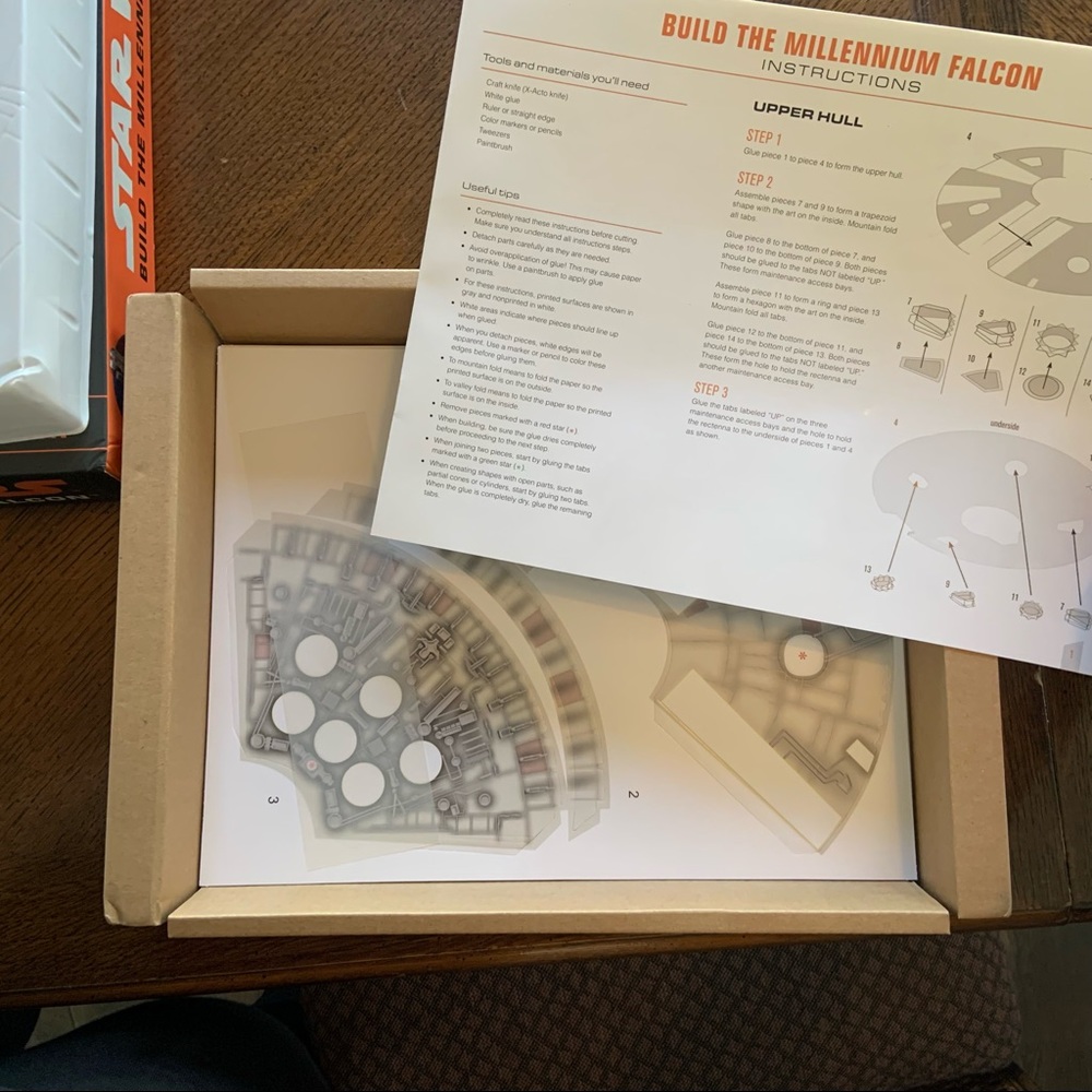 Star Wars Millenium Falcon Paper Model Kit - Picture 4 of 4